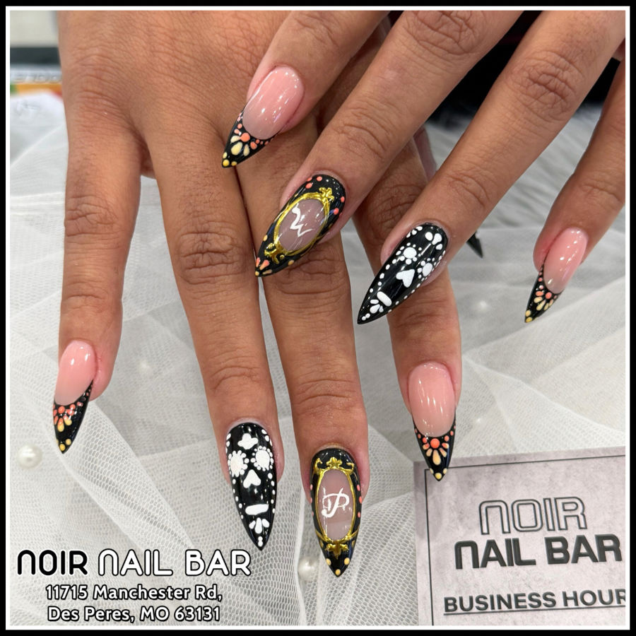 Noir Nail Bar in Des Peres, MO 63131